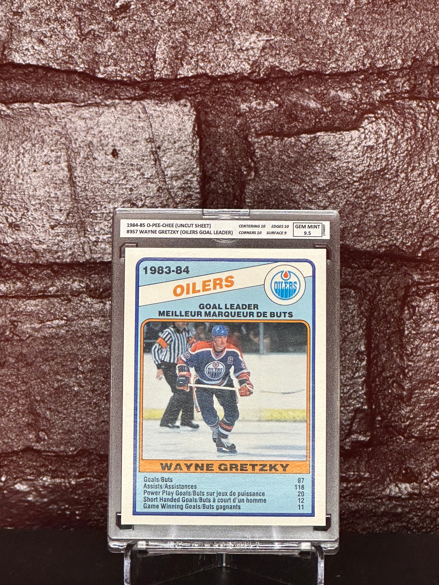 1984-85 OPC, WAYNE GRETZKY ASSIST LEADER, #382, GEM MINT 9.5